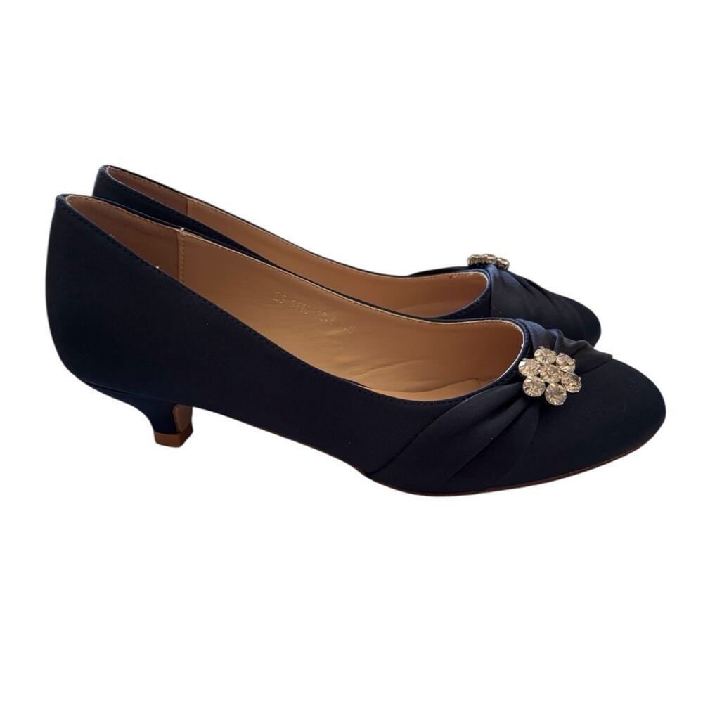 EriJunior Womens 7.5 Blue 1.5” Kitten Heel Rhinestone Brooch Closed Toe Shoes